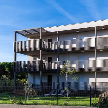 Clim 4 P Clim Avec Piscine Et Parking 400 M Plages- V0775